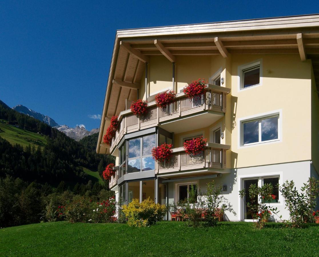Appartement Hotel Erlhof Deluxe Lutago Esterno foto